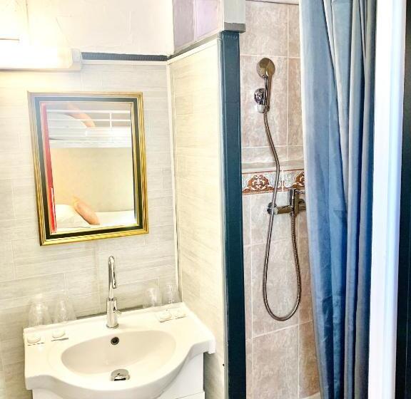 اتاق اکونومی, Hôtel Paul Riquet