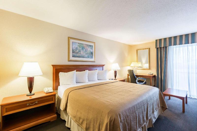 اتاق استاندارد با تخت بزرگ, Quality Inn And Conference Center I80 Grand Island