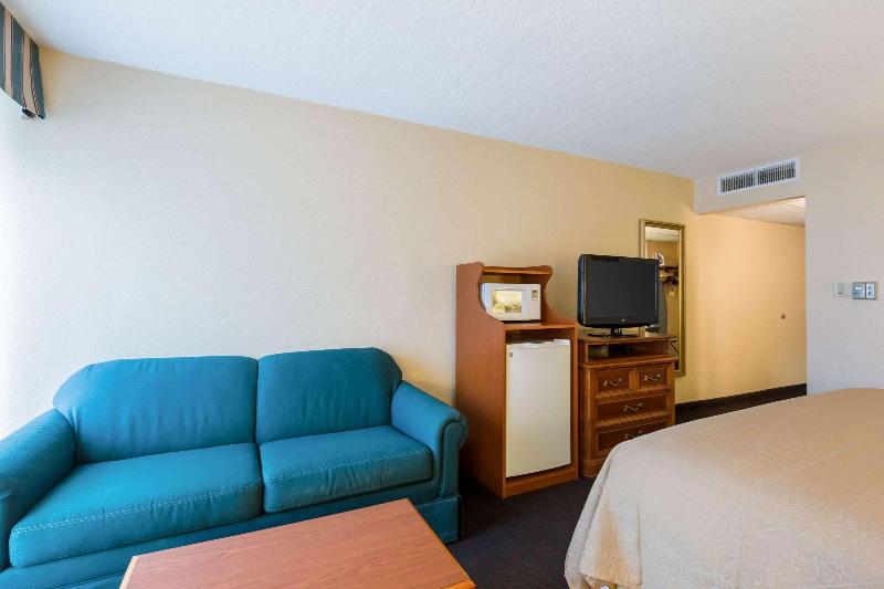 اتاق استاندارد با تخت بزرگ, Quality Inn And Conference Center I80 Grand Island