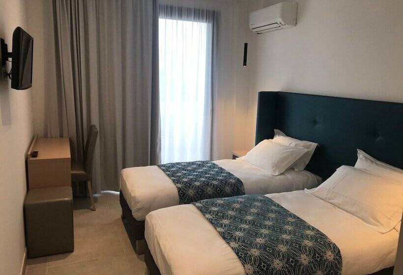 اتاق سه نفره سوپریور با چشم‌انداز دریا, Restaurant Le Filosorma