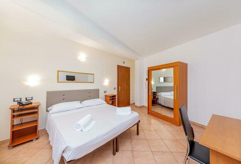 Economy Zimmer, Villa Piras