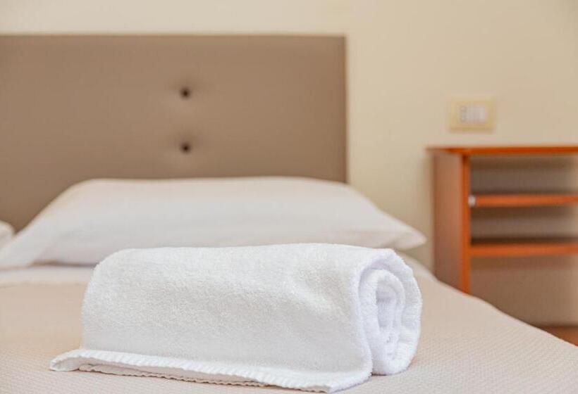 Economy Quadruple Room, Villa Piras