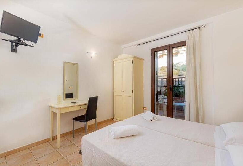 اتاق کلاسیک چهارنفره, Villa Piras