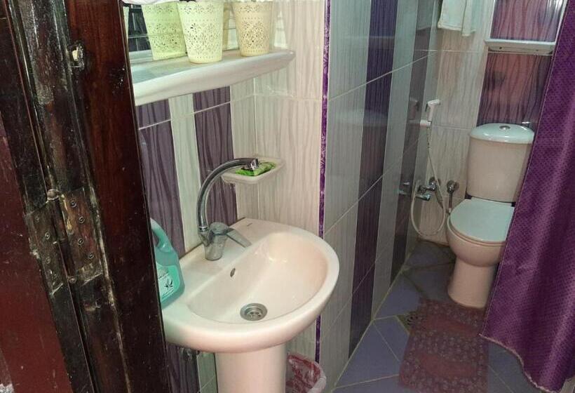 اتاق استاندارد, Ra Guest House