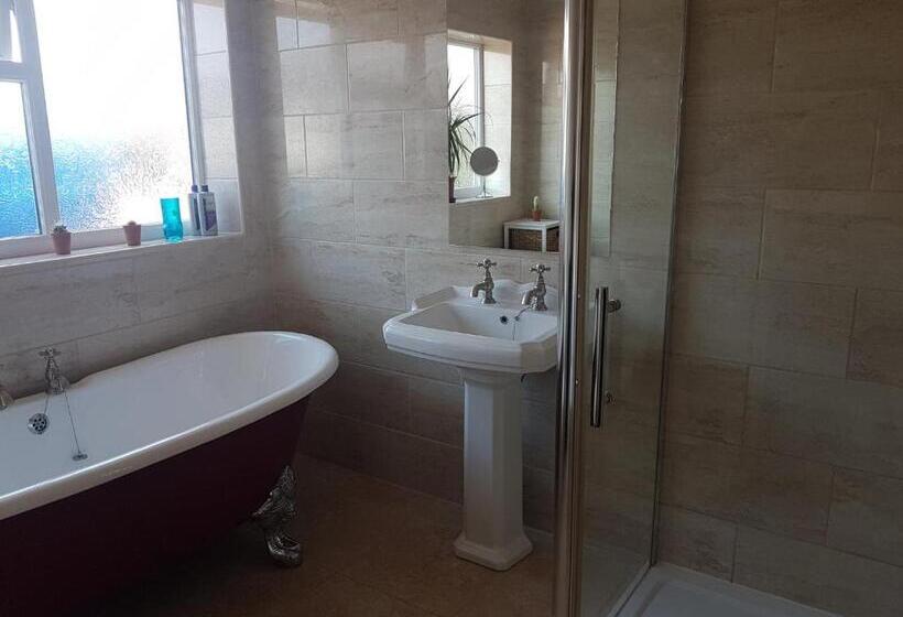 اتاق لوکس با تخت بزرگ, Thorncroft B&b   Adults Only