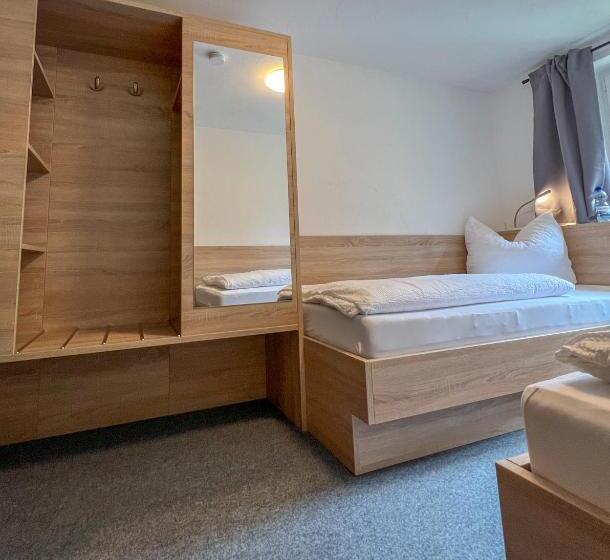 اتاق اکونومی, Mountain Hostel City