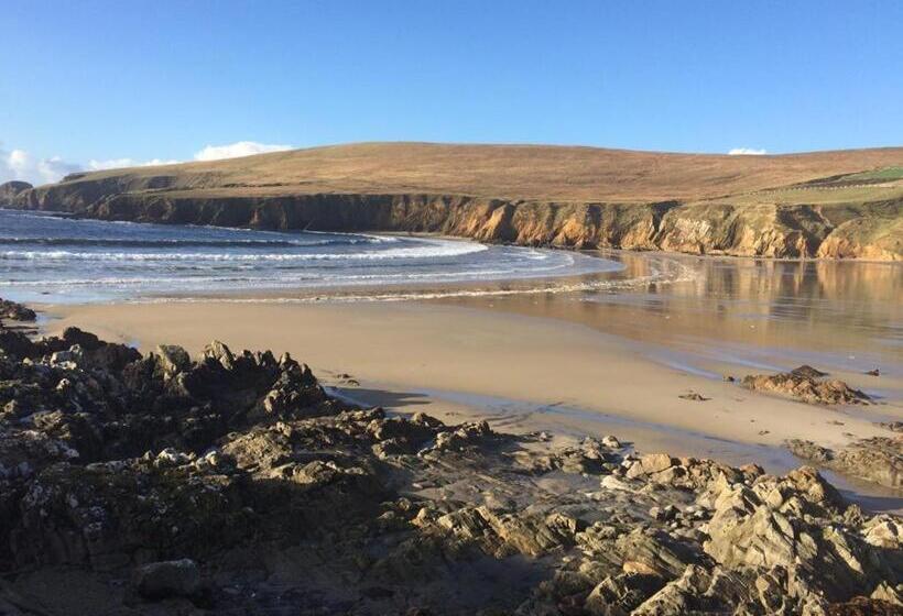 اتاق لوکس, Rinroe View In The Barony Of Erris