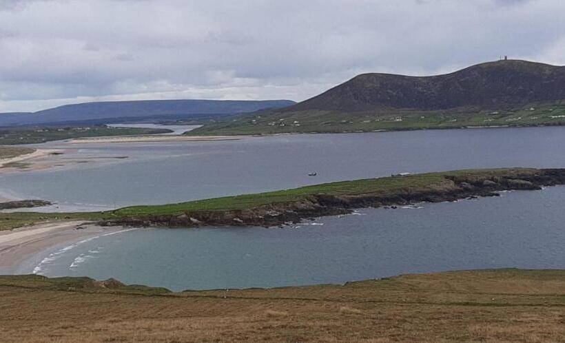 اتاق لوکس, Rinroe View In The Barony Of Erris