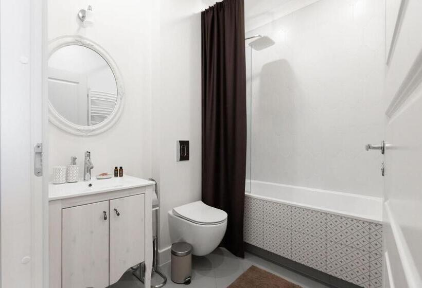اتاق استاندارد با بالکن, Vilnius Legends House I Best For Families I Free Parking