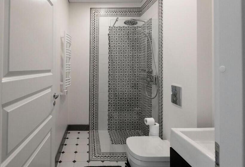 اتاق استاندارد چهارنفره با بالکن, Vilnius Legends House I Best For Families I Free Parking