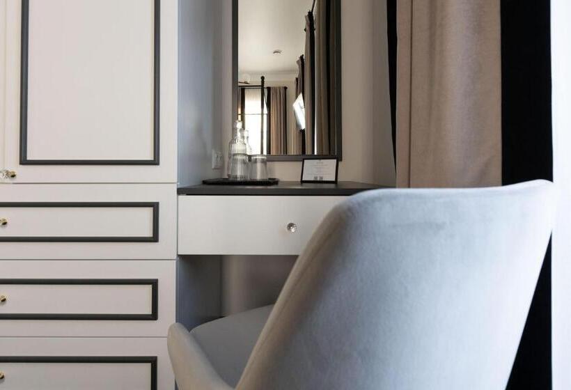 اتاق استاندارد چهارنفره با بالکن, Vilnius Legends House I Best For Families I Free Parking