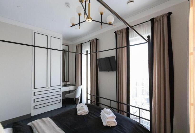 اتاق استاندارد چهارنفره با بالکن, Vilnius Legends House I Best For Families I Free Parking