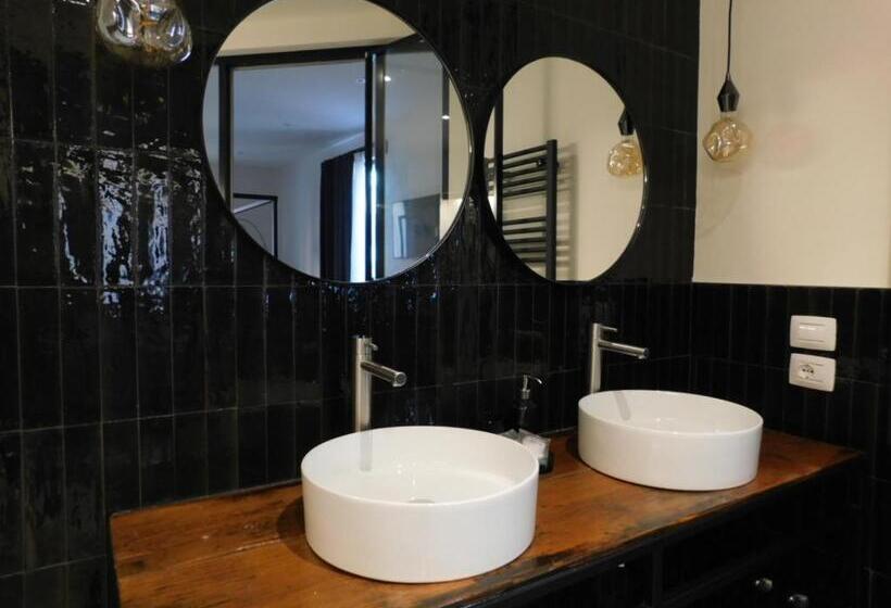 سوئیت با وان آب گرم, Piumaviola Beds & Apartments