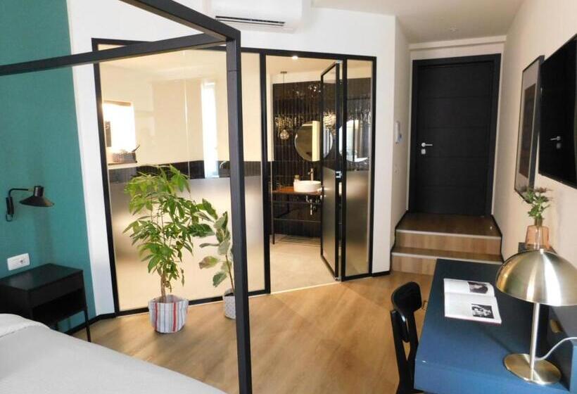 سوئیت با وان آب گرم, Piumaviola Beds & Apartments