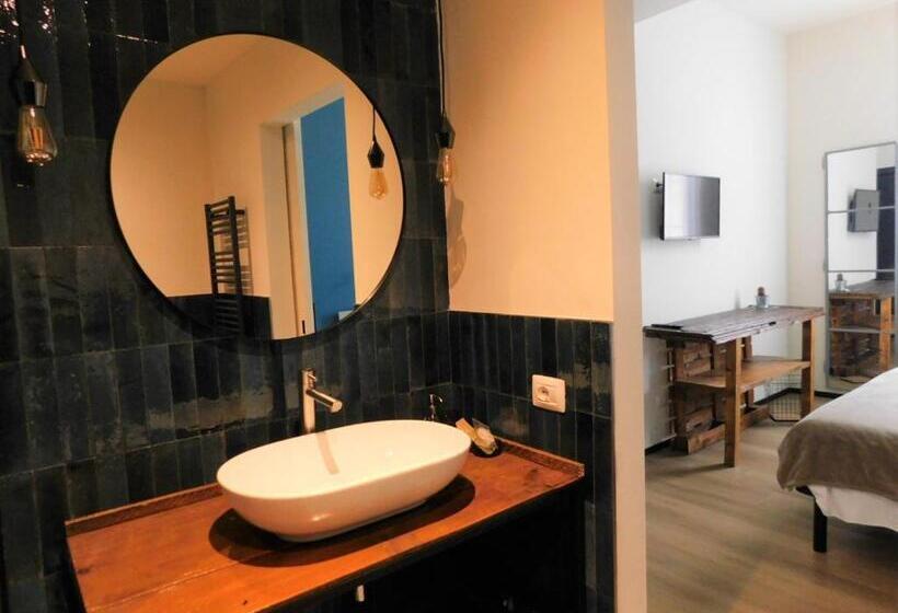 اتاق استاندارد سه نفره, Piumaviola Beds & Apartments