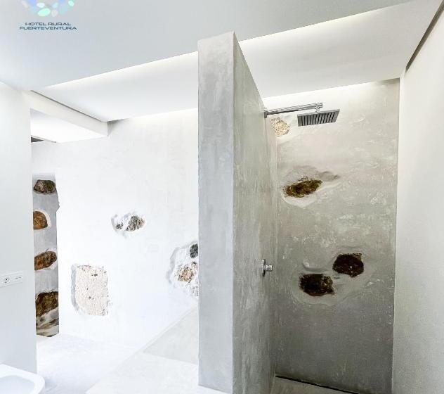 اتاق لوکس با بالکن و چشم‌انداز دریا, Alma Calma Hotel Rural
