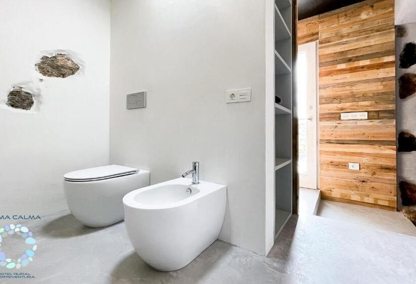 اتاق لوکس با بالکن و چشم‌انداز دریا, Alma Calma Hotel Rural