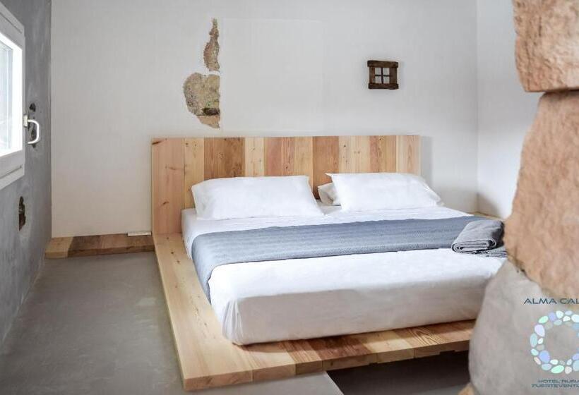 اتاق لوکس با بالکن و چشم‌انداز دریا, Alma Calma Hotel Rural