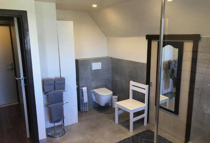 اتاق خانوادگی, B&b Carisma