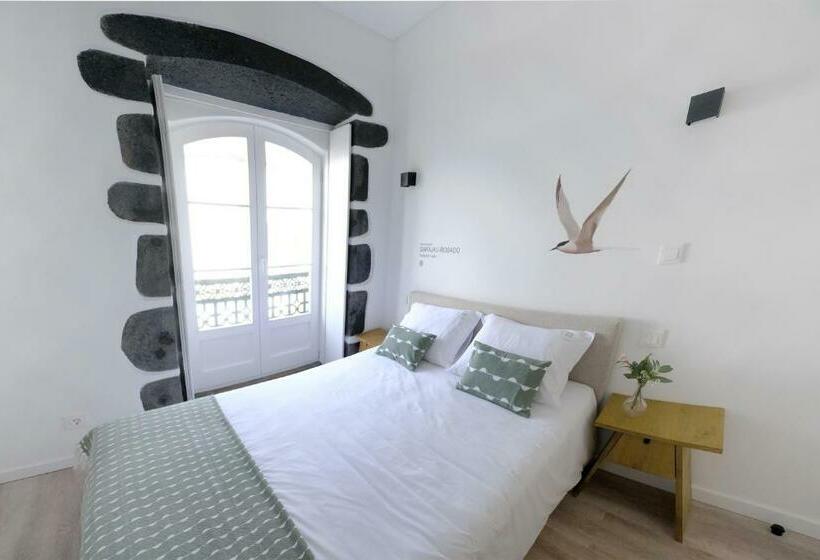 اتاق استاندارد با بالکن و چشم‌انداز دریا, Boa Nova Hostel