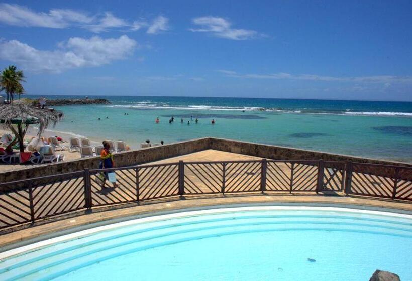 استودیوی سوپریور, Studio Manganao Saint François Piscine & Plage