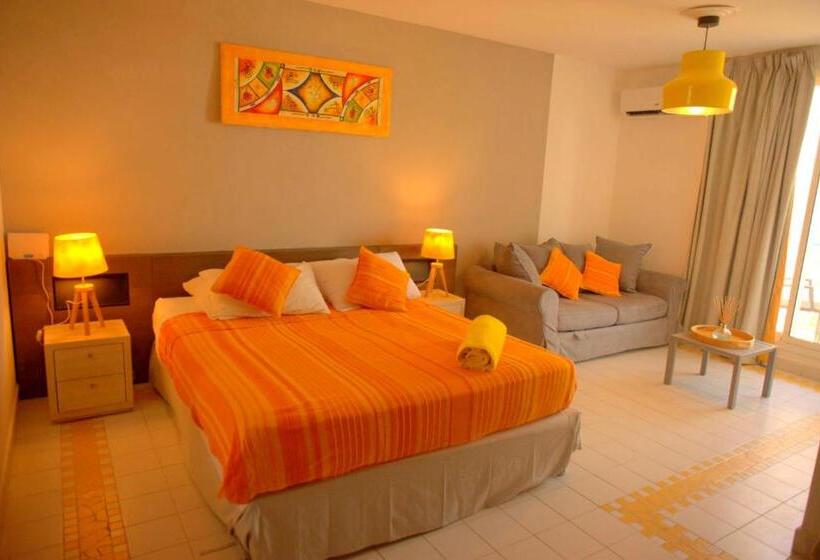 استودیوی سوپریور, Studio Manganao Saint François Piscine & Plage