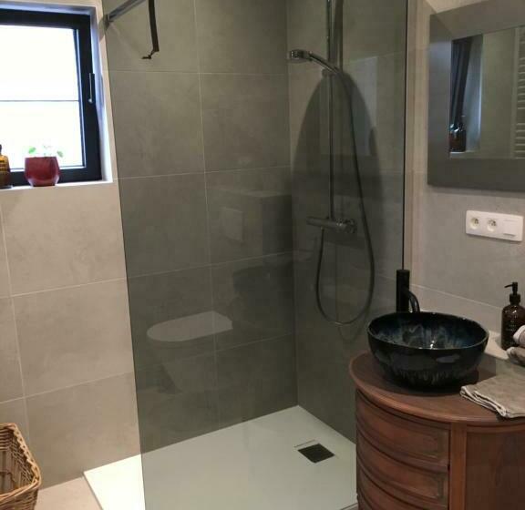 اتاق لوکس, B&b Den Biesthoek