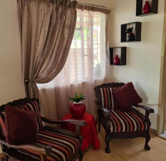 اتاق استاندارد, Christa S Place 897