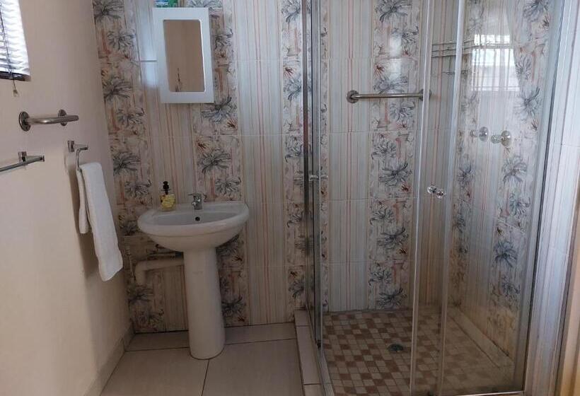 اتاق استاندارد, Christa S Place 897