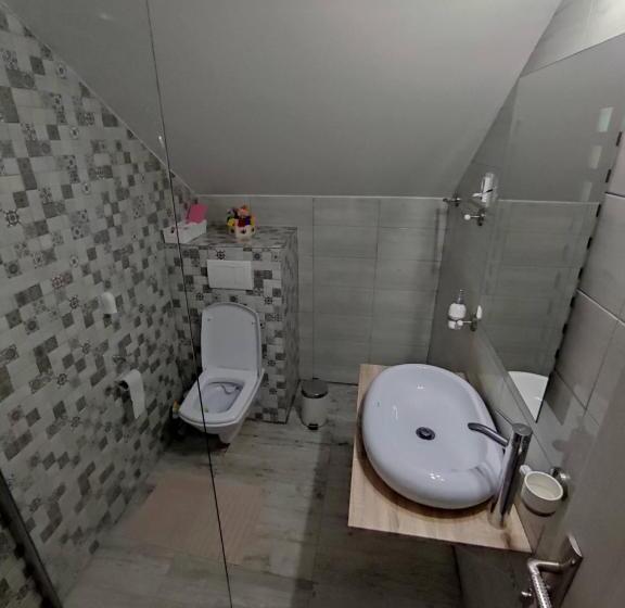 اتاق لوکس با بالکن, Happy Home