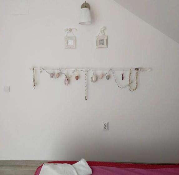 اتاق لوکس با بالکن, Happy Home