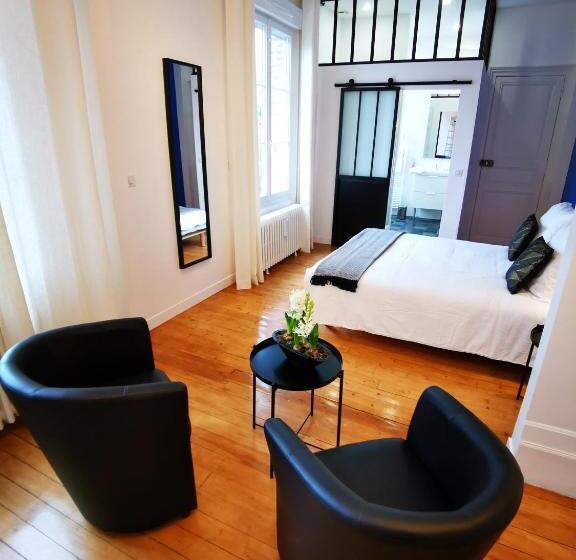 اتاق لوکس, Chez Hortense
