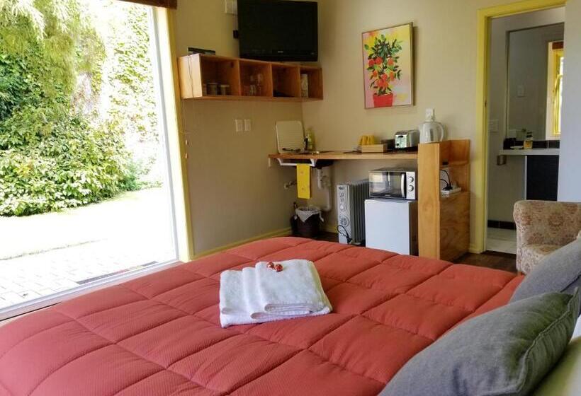 اتاق استاندارد با چشم‌انداز باغ, City Central Apartment – Modern, Private & Quiet