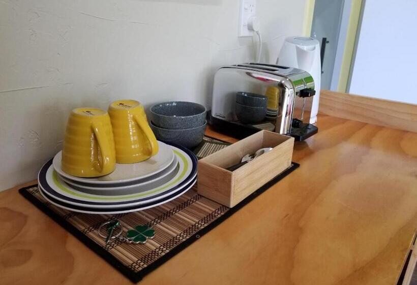 اتاق استاندارد با چشم‌انداز باغ, City Central Apartment – Modern, Private & Quiet