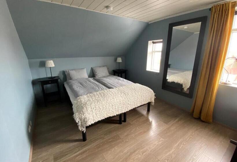 اتاق استاندارد با سرویس بهداشتی مشترک, Helluland Guesthouse