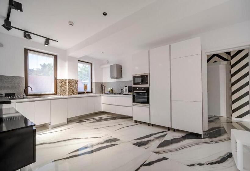 １ベッドルームハウス, Niro Residence