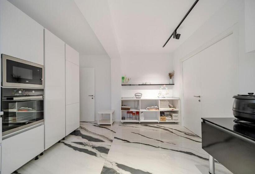 １ベッドルームハウス, Niro Residence