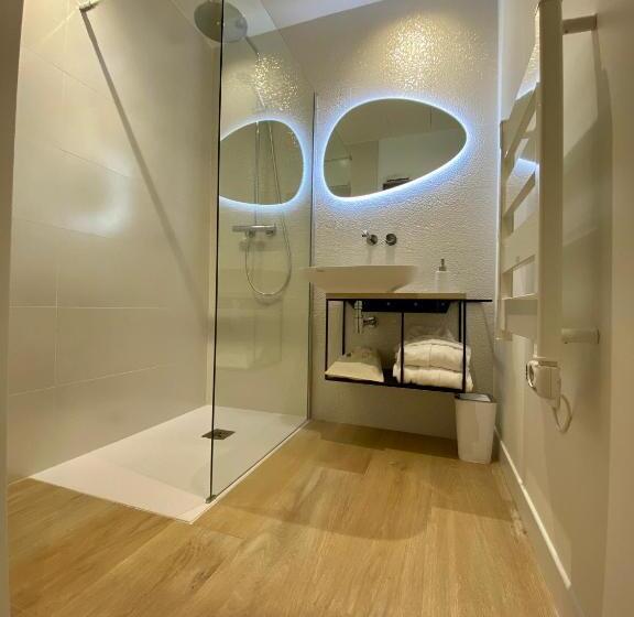 اتاق لوکس با وان آب گرم, Chambres Avec Jacuzzi Privatif   Kassiopée Bed & Spa