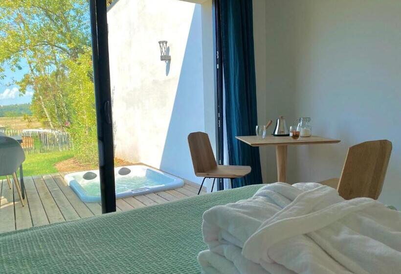 اتاق استاندارد با وان آب گرم, Chambres Avec Jacuzzi Privatif   Kassiopée Bed & Spa