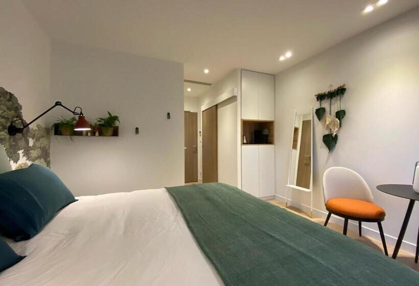 اتاق استاندارد با تخت بزرگ, Chambres Avec Jacuzzi Privatif   Kassiopée Bed & Spa