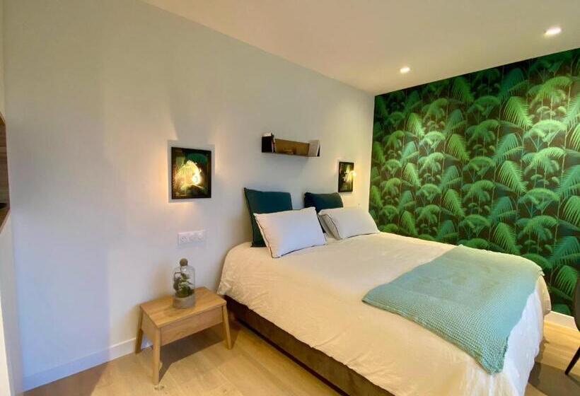 اتاق استاندارد با تخت بزرگ, Chambres Avec Jacuzzi Privatif   Kassiopée Bed & Spa
