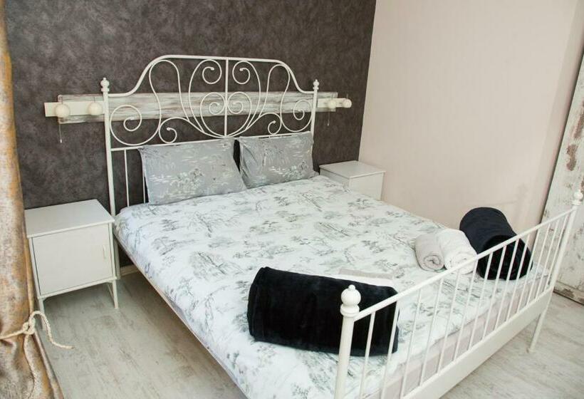 اتاق استاندارد با بالکن, Guest House Mikaela