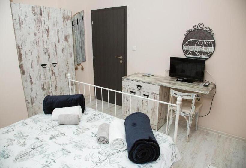 اتاق استاندارد با بالکن, Guest House Mikaela
