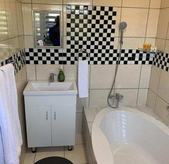 اتاق استاندارد با تخت بزرگ, Ekaya Palace Guest House