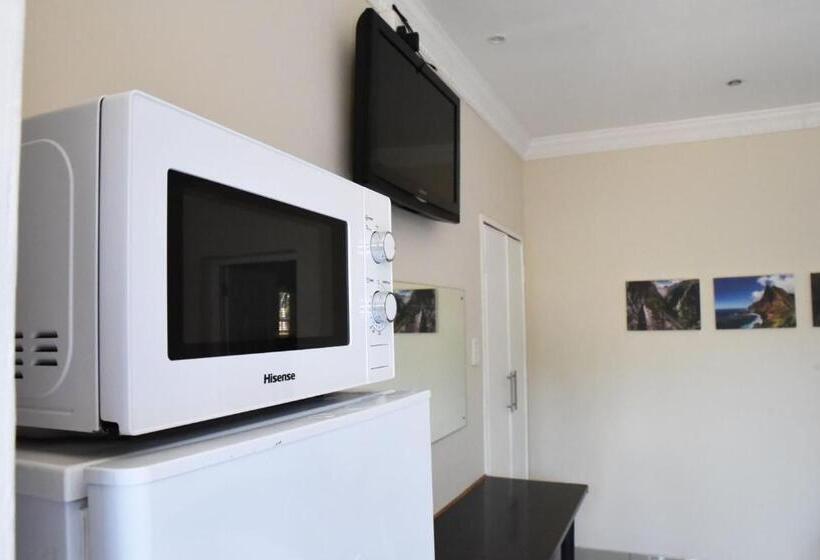 اتاق لوکس با تخت بزرگ, Sonhos Dreams Self Catering Garden Cottages