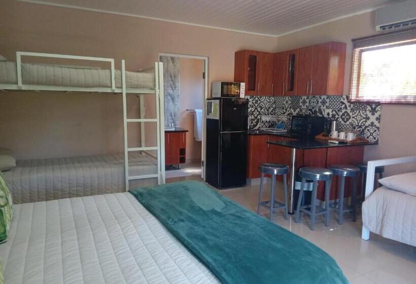 اتاق خانوادگی, Sonhos Dreams Self Catering Garden Cottages