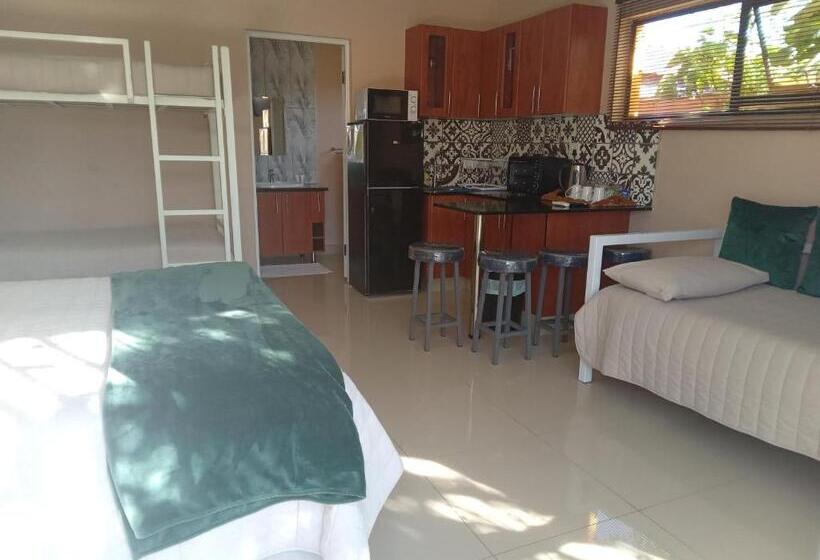 اتاق خانوادگی, Sonhos Dreams Self Catering Garden Cottages