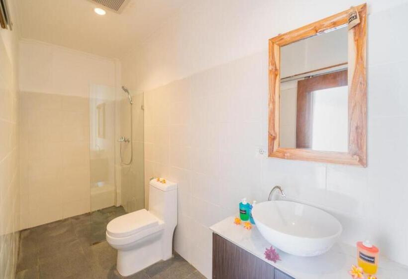 اتاق استاندارد با چشم‌انداز استخر, Wooden Puri Guesthouse By Bukit Vista