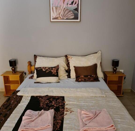 اتاق استاندارد, Amina Apartman