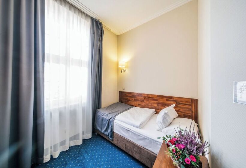 Standard Single Room, Piast Wrocław Centrum